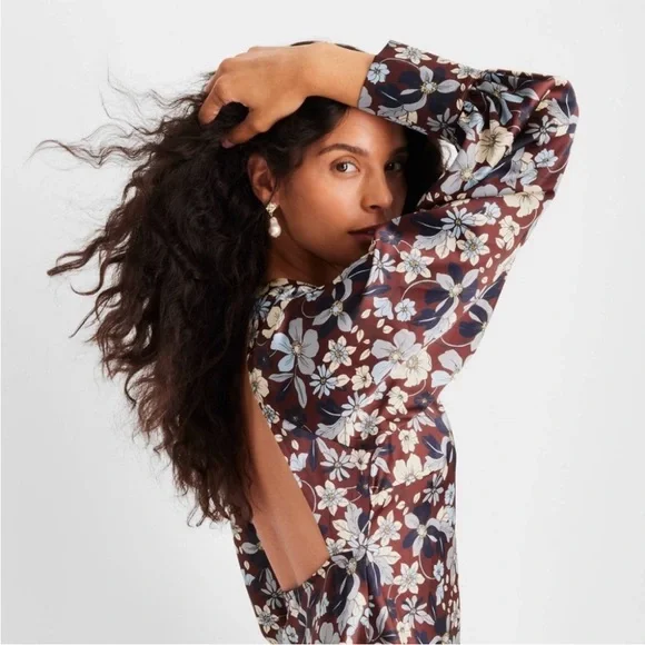 Future Collective w Reese Blutstein
NWT Women's Long Sleeve Satin Mini Dress 6 - Picture 2 of 3